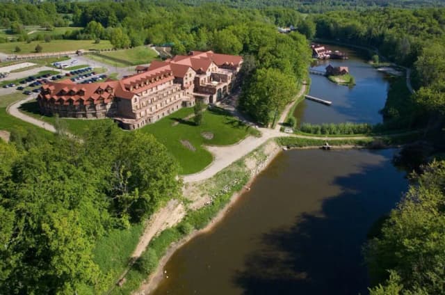 Najlepsze spa nad jeziorem w Zachodniopomorskiem – relaks i natura Najlepsze spa nad jeziorem w Zachodniopomorskiem – relaks i natura