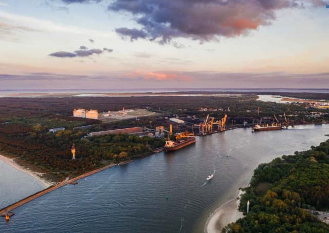 Jezioro Nowowarpieńskie: Tajemnice, atrakcje i nieodkryte miejsca Jezioro Nowowarpieńskie: Tajemnice, atrakcje i nieodkryte miejsca