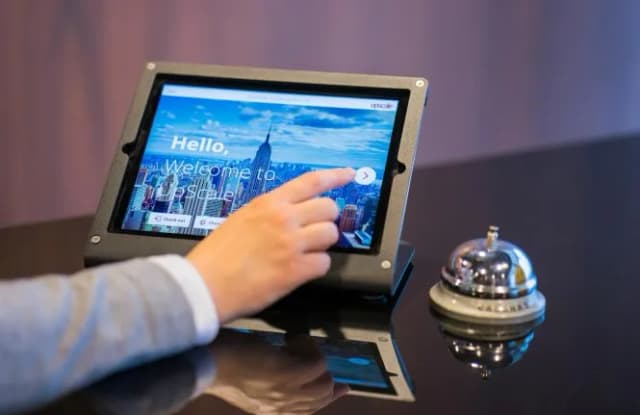 Czy osoba niepełnoletnia może wynająć pokój w hotelu? Oto co musisz wiedzieć Czy osoba niepełnoletnia może wynająć pokój w hotelu? Oto co musisz wiedzieć