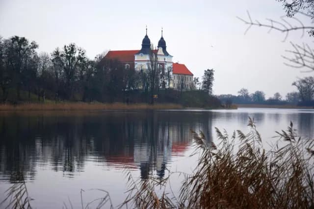 Jezioro Mogileńskie: tajemnice, atrakcje i ekologiczne wyzwania Jezioro Mogileńskie: tajemnice, atrakcje i ekologiczne wyzwania